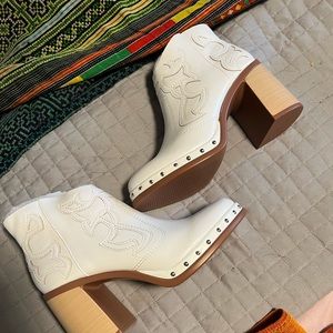 White heeled cowboy mules